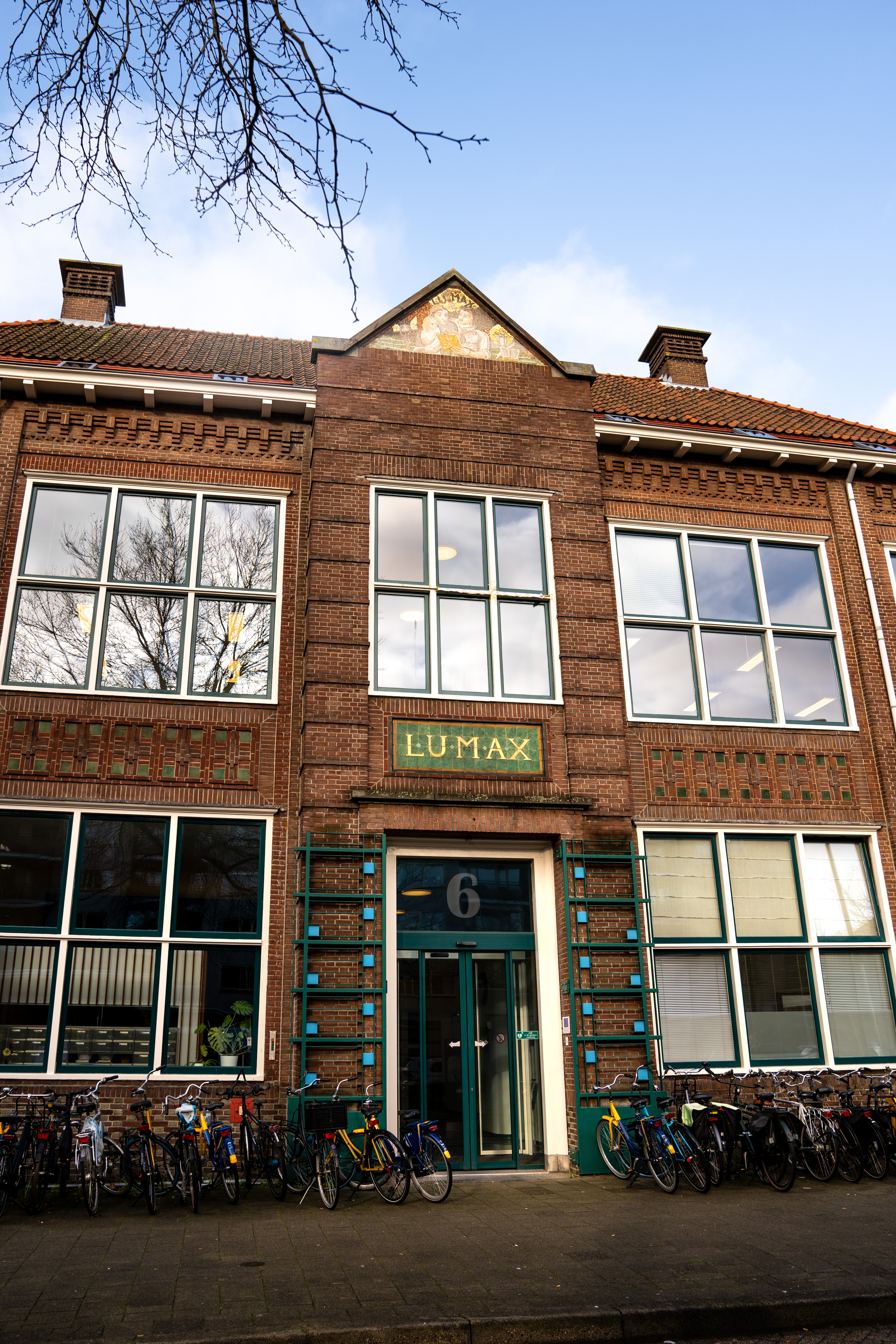 Voorkant gebouw Lumax Utrecht.jpg