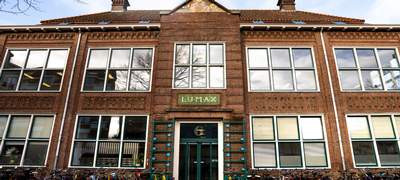 Receptie en facilitair beheer bij Lumax - Young Group